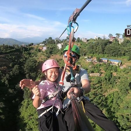 Looniva Guest House ラリトプル エクステリア 写真